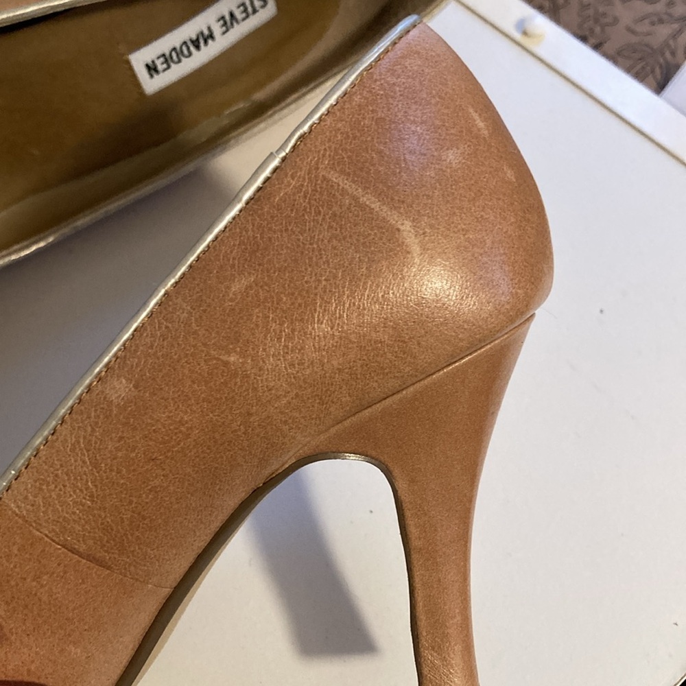 Steve Madden never worn Y2K tan leather pumps, ribbon flower embroidery, 6 1/2 - Picture 14 of 14